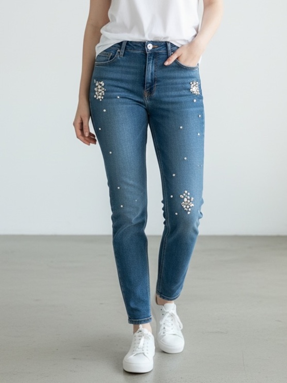 Chico’s Rhinestone Embellished Distressed Girlfriend Slim Ankle Jeans 16 (3)